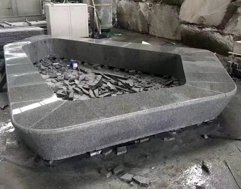 异形石凳子